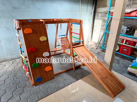 Pengadaan Playground Brakiasi Kayu Mamuju Tengah
