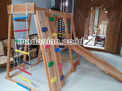Pengadaan Playground Brakiasi Kayu Padang Pariaman