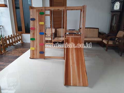 Pengadaan Playground Brakiasi Kayu Pangandaran