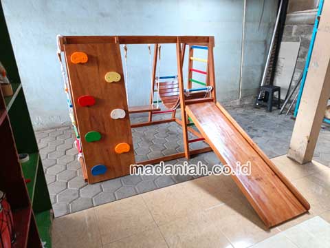 Pengadaan Playground Brakiasi Kayu Pati Berkualitas