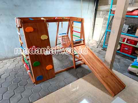 Pengadaan Playground Brakiasi Kayu Payakumbuh