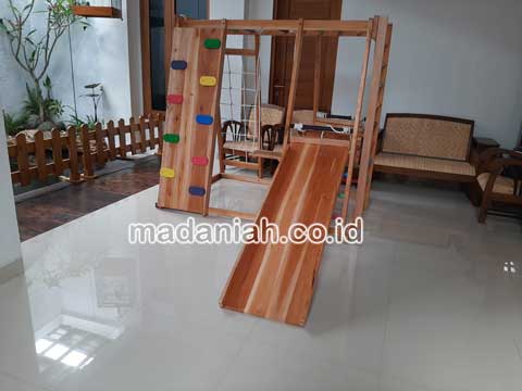 Pengadaan Playground Brakiasi Kayu Pelalawan