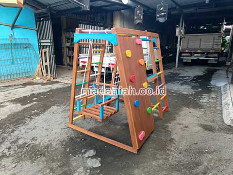 Pengadaan Playground Brakiasi Kayu Semarang Berkualitas