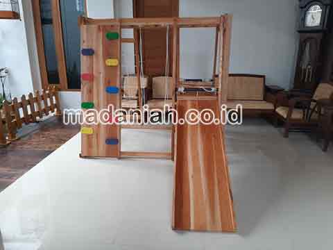 Pengadaan Playground Brakiasi Kayu Solok Selatan