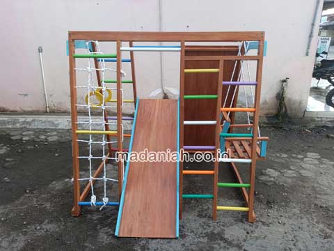 Pengadaan Playground Brakiasi Kayu Tabalong