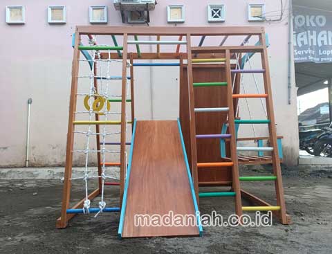 Pengadaan Playground Brakiasi Kayu Tana Toraja Berpengalaman