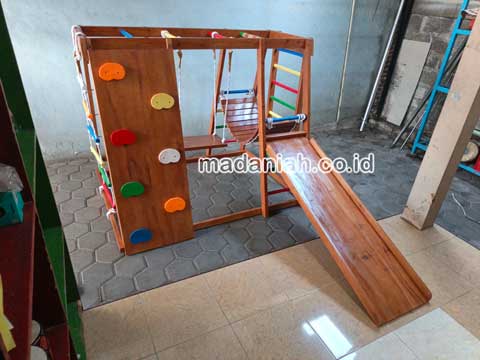 Pengadaan Playground Brakiasi Kayu Tangerang