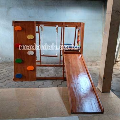 Pengadaan Playground Brakiasi Kayu Tegal