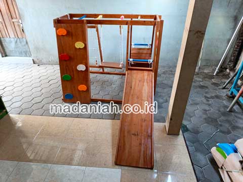 Produsen Playground Brakiasi Kayu Bangka Tengah Berpengalaman