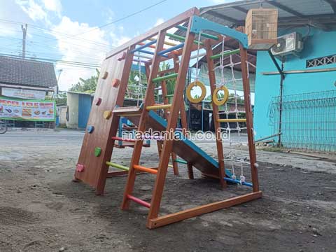 Produsen Playground Brakiasi Kayu Bantul