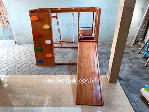 Produsen Playground Brakiasi Kayu Batang