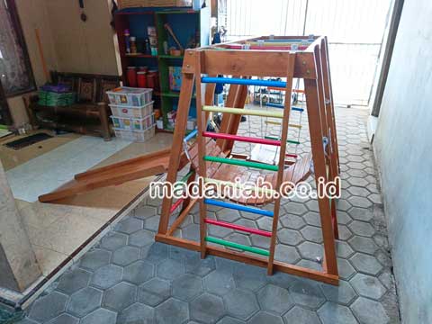Produsen Playground Brakiasi Kayu Dairi Berpengalaman
