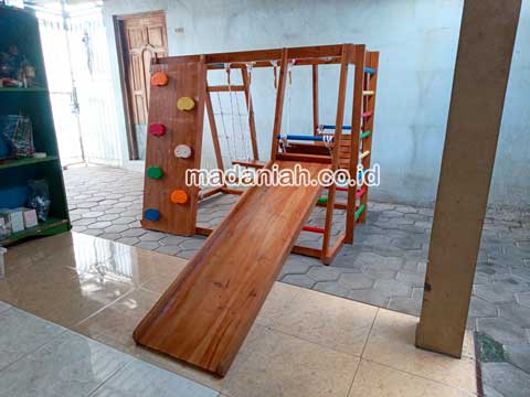 Produsen Playground Brakiasi Kayu Kapuas Hulu Terdekat