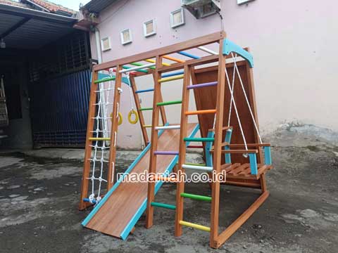 Produsen Playground Brakiasi Kayu Kapuas Hulu