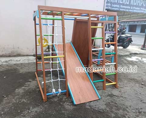 Produsen Playground Brakiasi Kayu Musi Banyuasin Berpengalaman