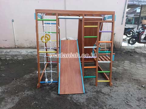 Produsen Playground Brakiasi Kayu Pamekasan