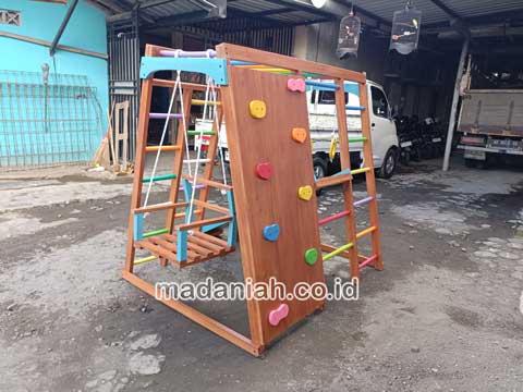 Produsen Playground Brakiasi Kayu Pasaman