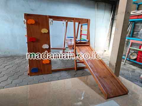 Produsen Playground Brakiasi Kayu Sijunjung