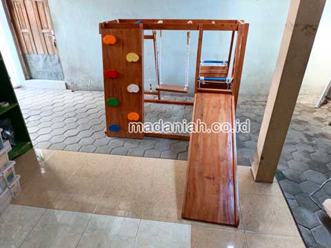 Produsen Playground Brakiasi Kayu Simeulue Murah