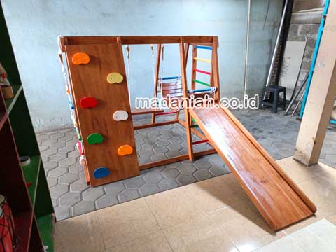 Produsen Playground Brakiasi Kayu Temanggung