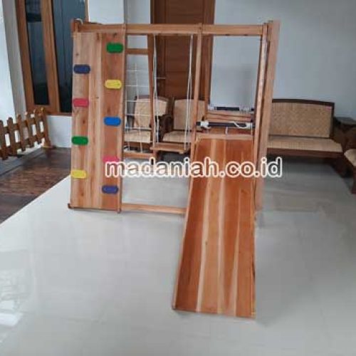 Toko Playground Brakiasi Kayu Badung