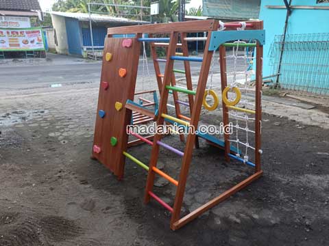 Toko Playground Brakiasi Kayu Cilacap