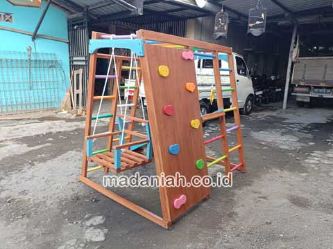 Toko Playground Brakiasi Kayu Flores Timur