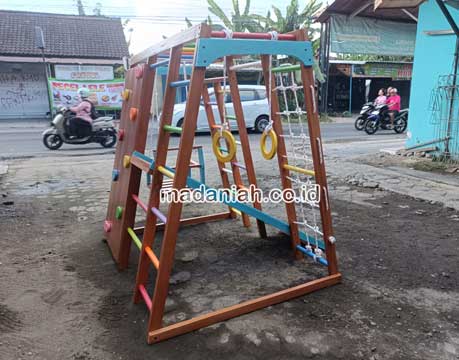 Toko Playground Brakiasi Kayu Kota Mojokerto Terdekat