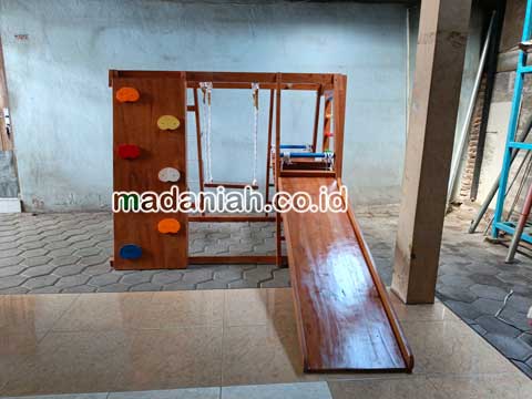 Toko Playground Brakiasi Kayu Kota Pekanbaru