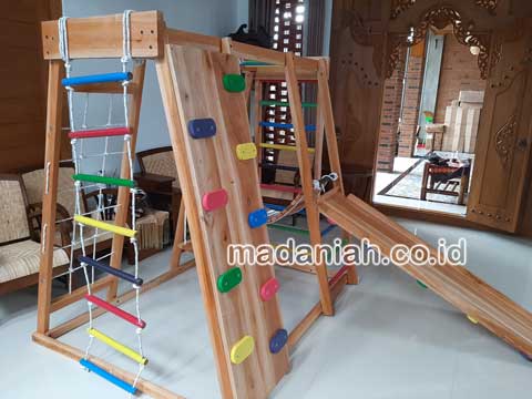 Toko Playground Brakiasi Kayu Kota Tomohon
