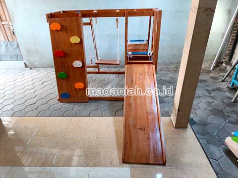 Toko Playground Brakiasi Kayu Kutai Barat Terdekat