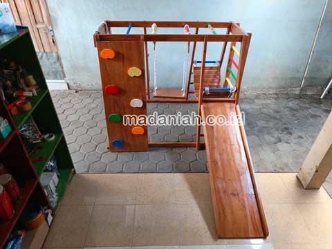 Toko Playground Brakiasi Kayu Lumajang