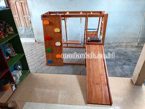 Toko Playground Brakiasi Kayu Mahakam Ulu Berkualitas