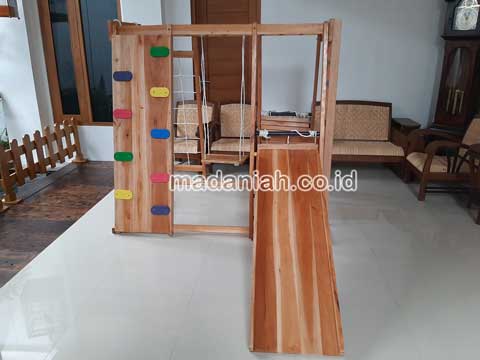 Toko Playground Brakiasi Kayu Majalengka