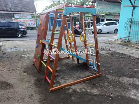 Toko Playground Brakiasi Kayu Ngawi