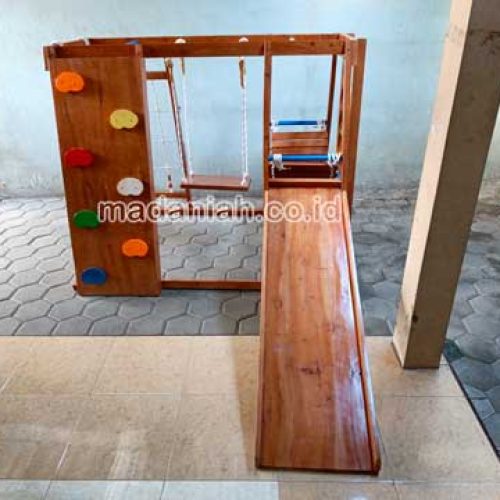 Toko Playground Brakiasi Kayu Rembang