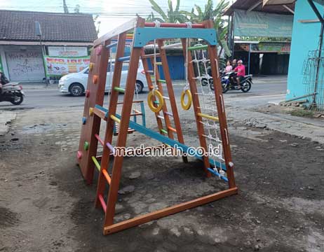 Toko Playground Brakiasi Kayu Sabang Terdekat
