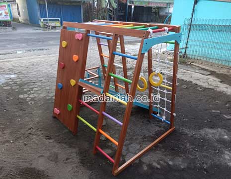 Toko Playground Brakiasi Kayu Sumenep