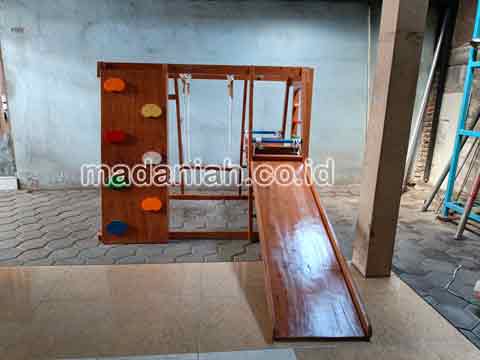 Pengadaan Playground Brakiasi Anak Bangka Tengah