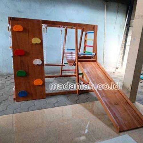 Pengadaan Playground Brakiasi Anak Bangkalan