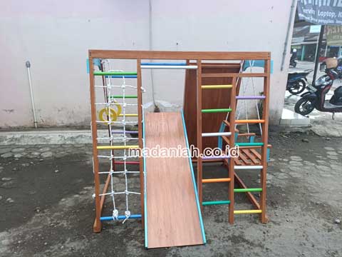 Pengadaan Playground Brakiasi Anak Batang