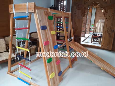 Pengadaan Playground Brakiasi Anak Batanghari