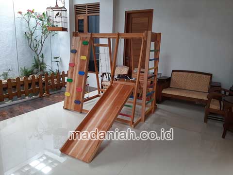 Pengadaan Playground Brakiasi Anak Biak Numfor Murah