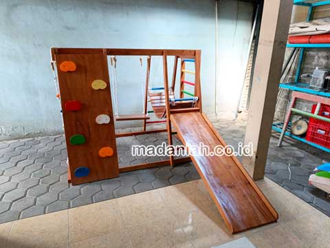 Pengadaan Playground Brakiasi Anak Bulungan