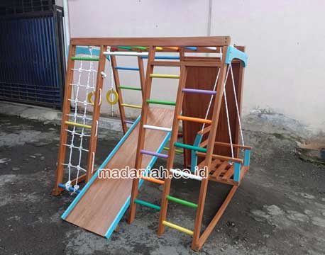 Pengadaan Playground Brakiasi Anak Grobogan