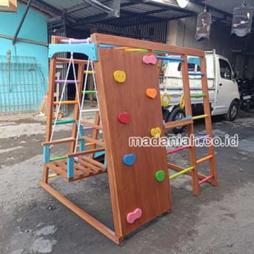 Pengadaan Playground Brakiasi Anak Kepulauan Selayar