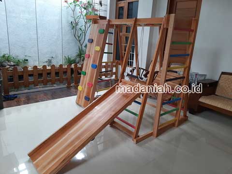 Pengadaan Playground Brakiasi Anak Kota Banjar