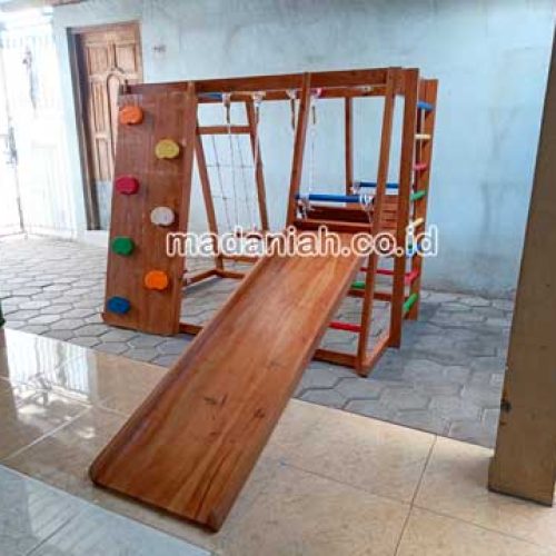 Pengadaan Playground Brakiasi Anak Kota Magelang