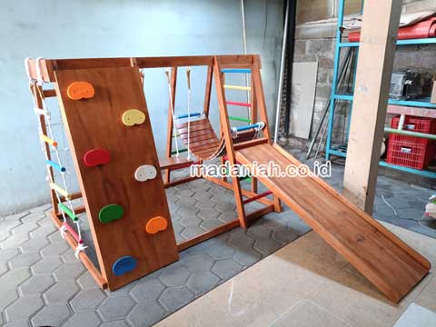 Pengadaan Playground Brakiasi Anak Kota Metro