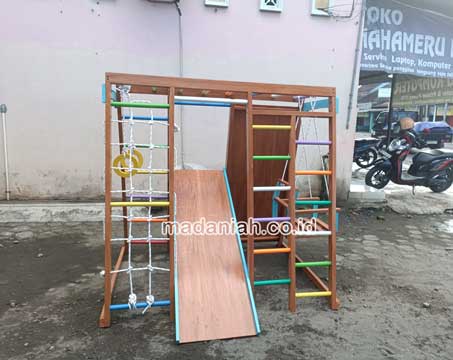 Pengadaan Playground Brakiasi Anak Kudus